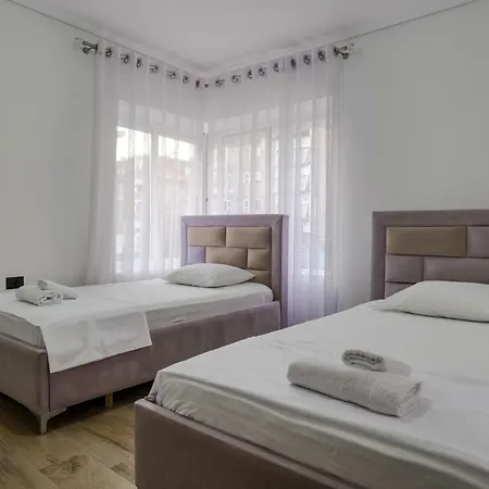 Ledjo Flats 公寓 Sarandë