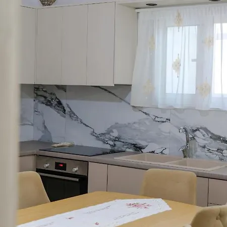 Apartment Ledjo Flats Sarandë
