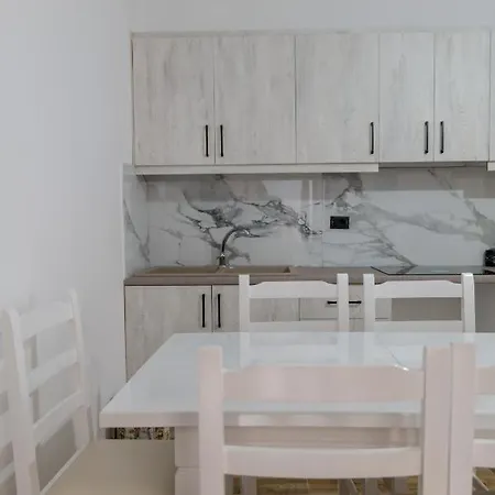 Ledjo Flats * Sarandë